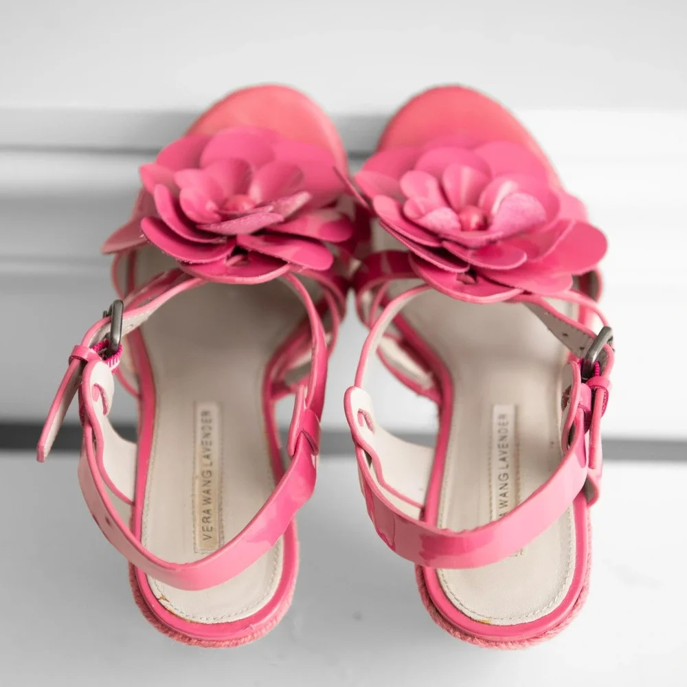 Vera Wang Pink Wedge Sandals Sz 7 BarbieCore Maximalist Coquette Artsy Platform